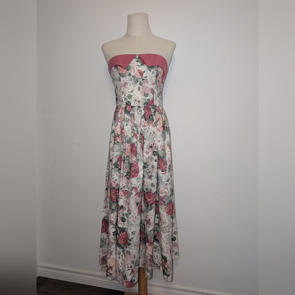 Laura Ashley Dresses & Skirts - Vintage Laura Ashley Strapless Floral Midi Dress